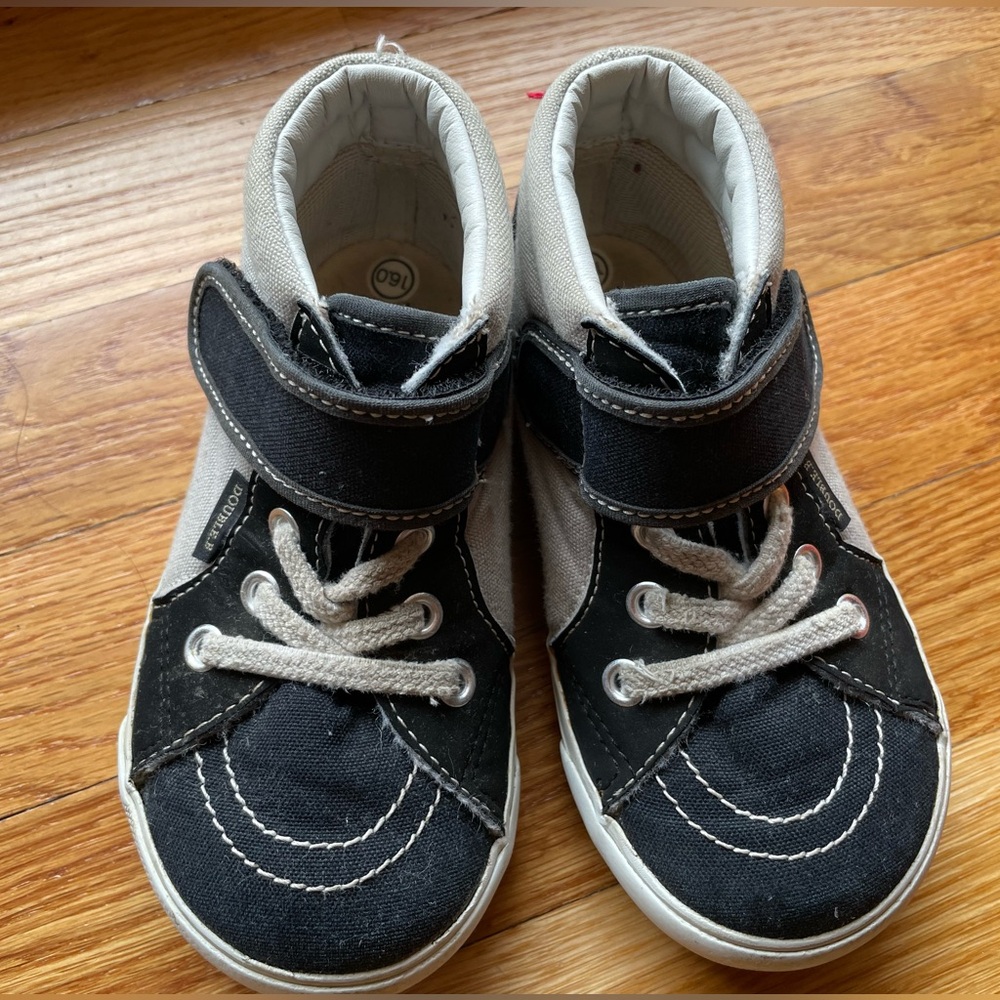 Miki House shoes